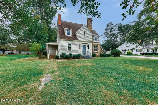 221 W Main Street, Wallace, NC 28466