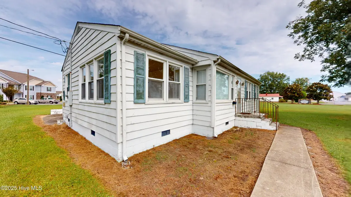 603 N Caswell Street, La Grange, NC 28551 - Image #1