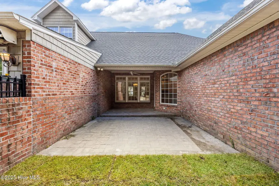 817 Vineyard Drive, New Bern, NC 28562 - Image #3