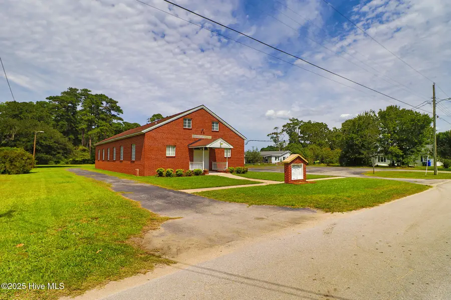 2101 S Lakeview Drive, Newport, NC 28570 - Image #2