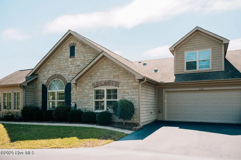 123 W Chelsea Court, Southern Pines, NC 28387 - Image #1