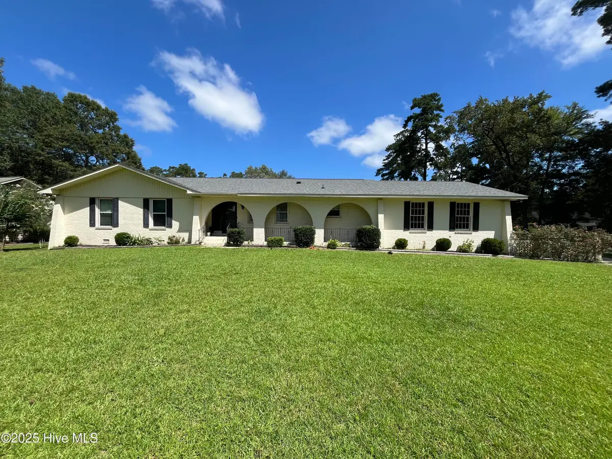 423 Edgewood Circle, Whiteville, NC 28472 - Image #1