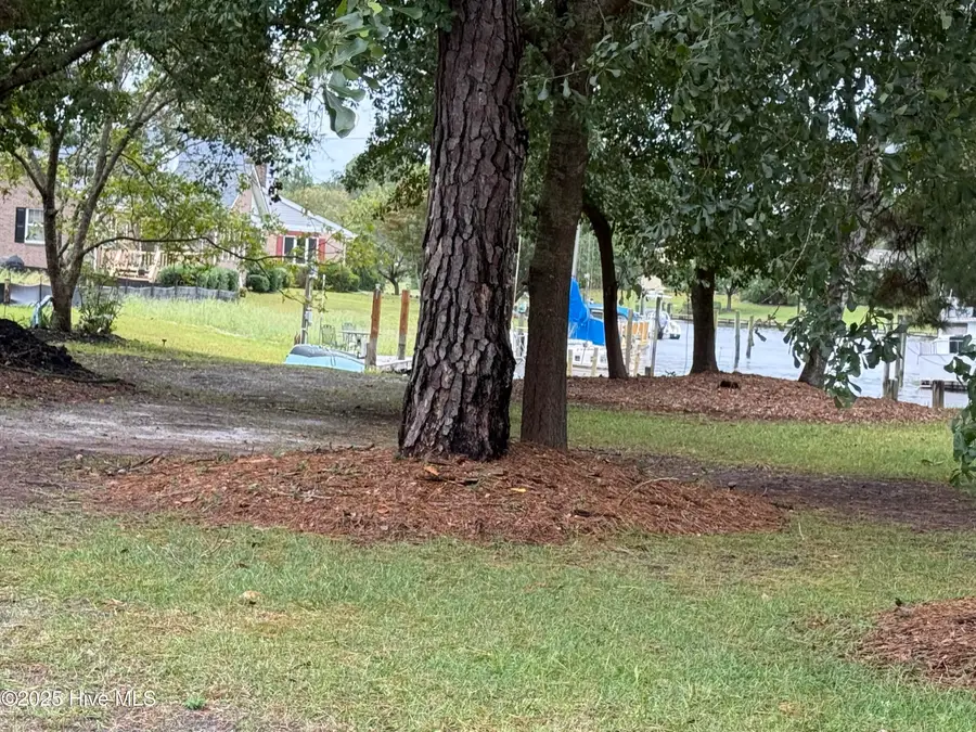 1206 Pelican Drive, New Bern, NC 28560 - Image #2