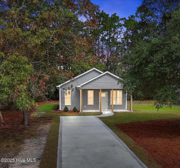 1049 Greenview Road, Southport, NC 28461