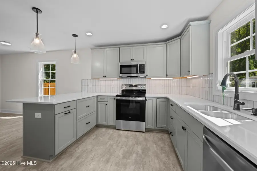 2607 Mckinley Avenue, New Bern, NC 28562 - Image #3