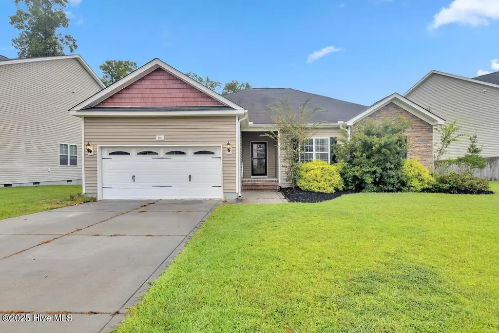 216 Peggys Trace, Sneads Ferry, NC 28460 - Image #1