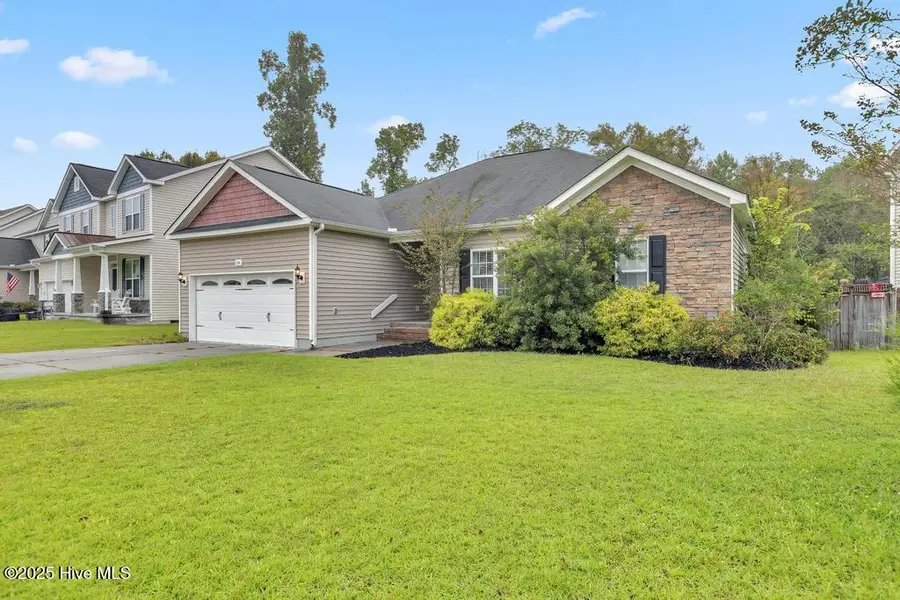 216 Peggys Trace, Sneads Ferry, NC 28460 - Image #2