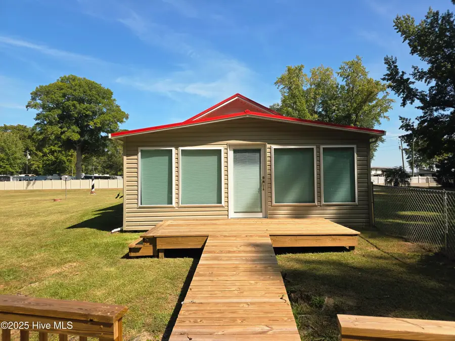 250 Waccamaw Shores Road, Lake Waccamaw, NC 28450 - Image #3