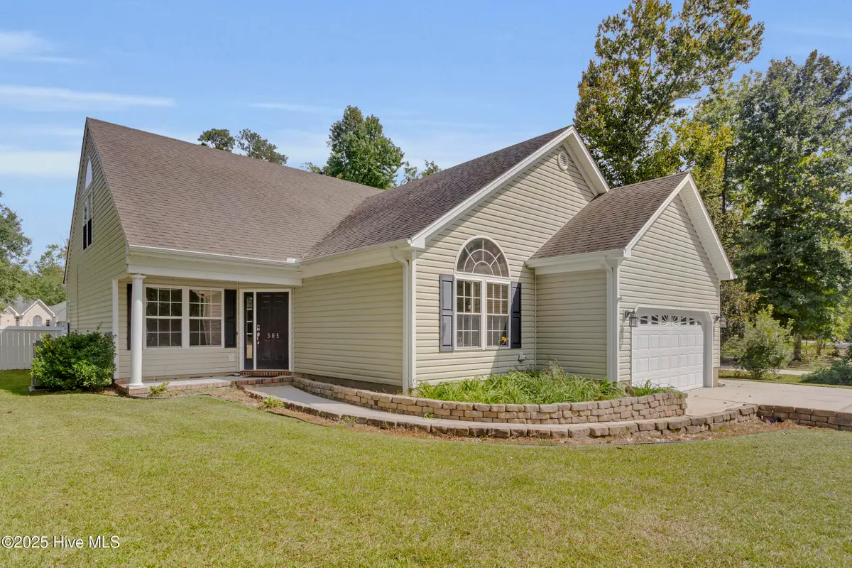 305 Drake Landing, New Bern, NC 28560 - Image #1