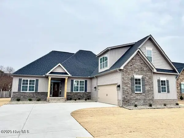 424 Southbridge Court, Winterville, NC 28590