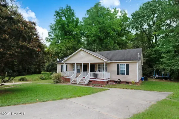 158 Creekside Drive, Four Oaks, NC 27524