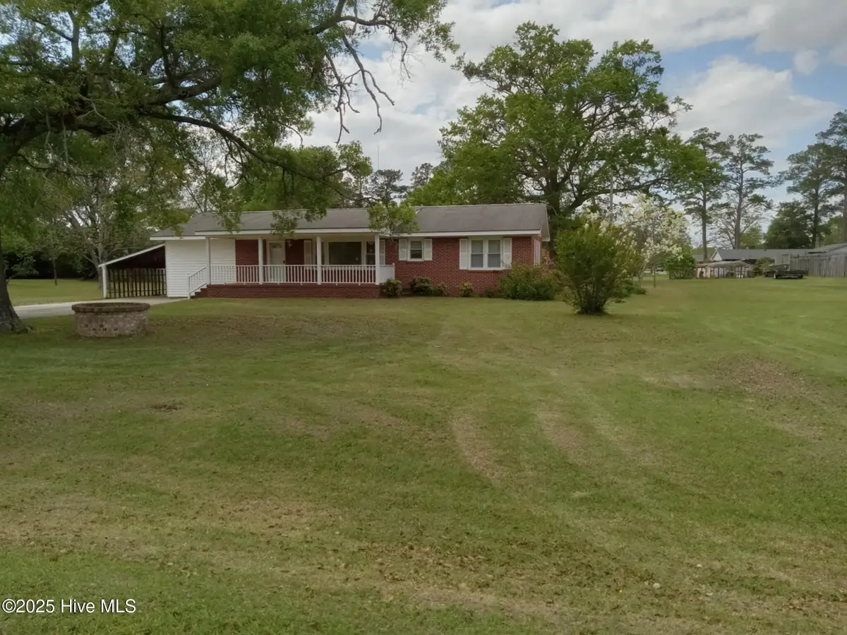 204 Glenburnie Drive, New Bern, NC 28560 - Image #1