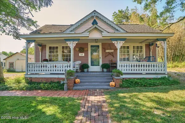 509 Carthage Street, Cameron, NC 28326