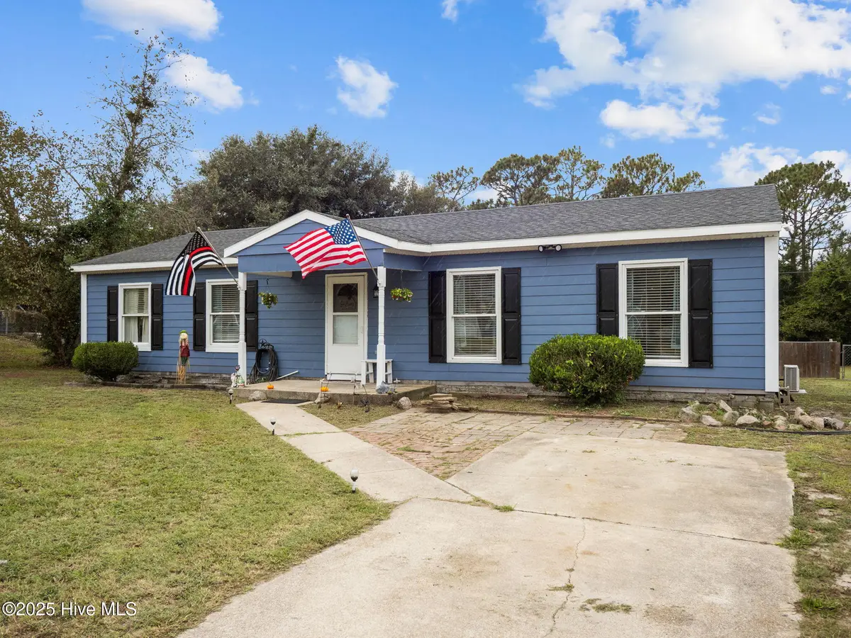 87 Crown Point Road, Hubert, NC 28539 - Image #1