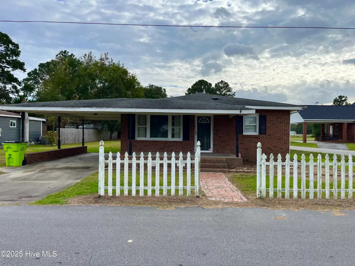 207 W Railroad Street, Cove City, NC 28523 - Image #1