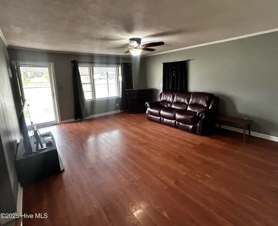 207 W Railroad Street, Cove City, NC 28523 - Image #3