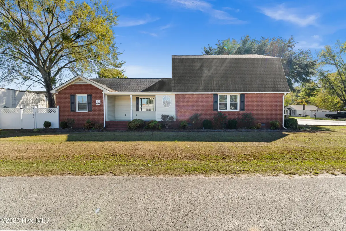 117 S Thomas Street, Beulaville, NC 28518 - Image #1