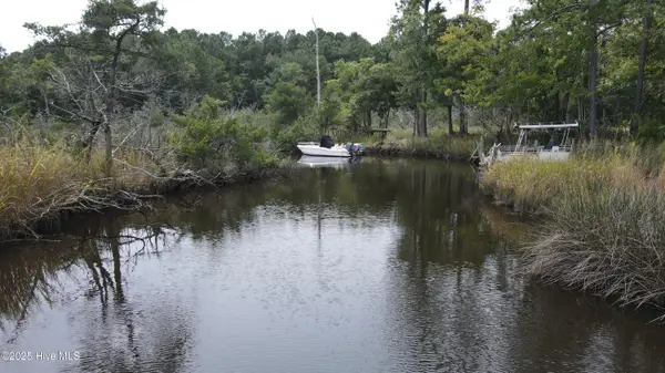 323 Clearview Drive, Holly Ridge, NC 28445