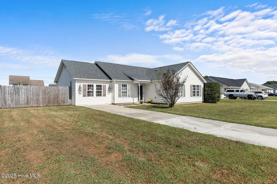107 Airleigh Place, Richlands, NC 28574 - Image #2