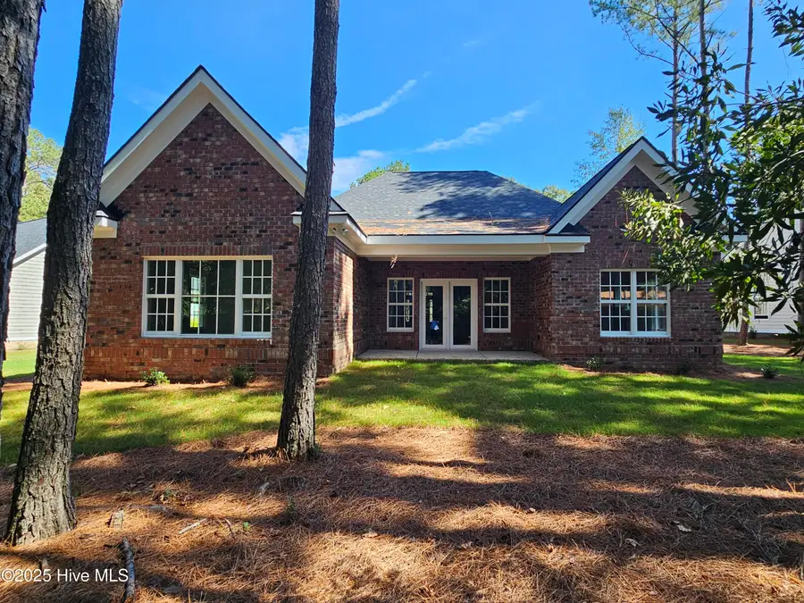 107 Village Circle, Clinton, NC 28328 - Image #3