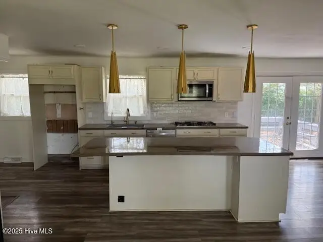 507 Gertrude Avenue, Pollocksville, NC 28573 - Image #2