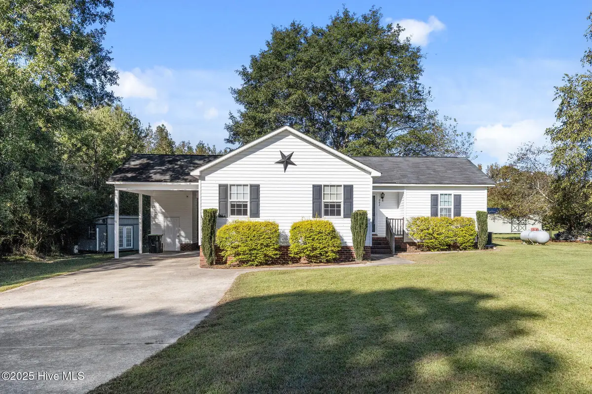 602 Eagles Nest Road, Grimesland, NC 27837 - Image #1