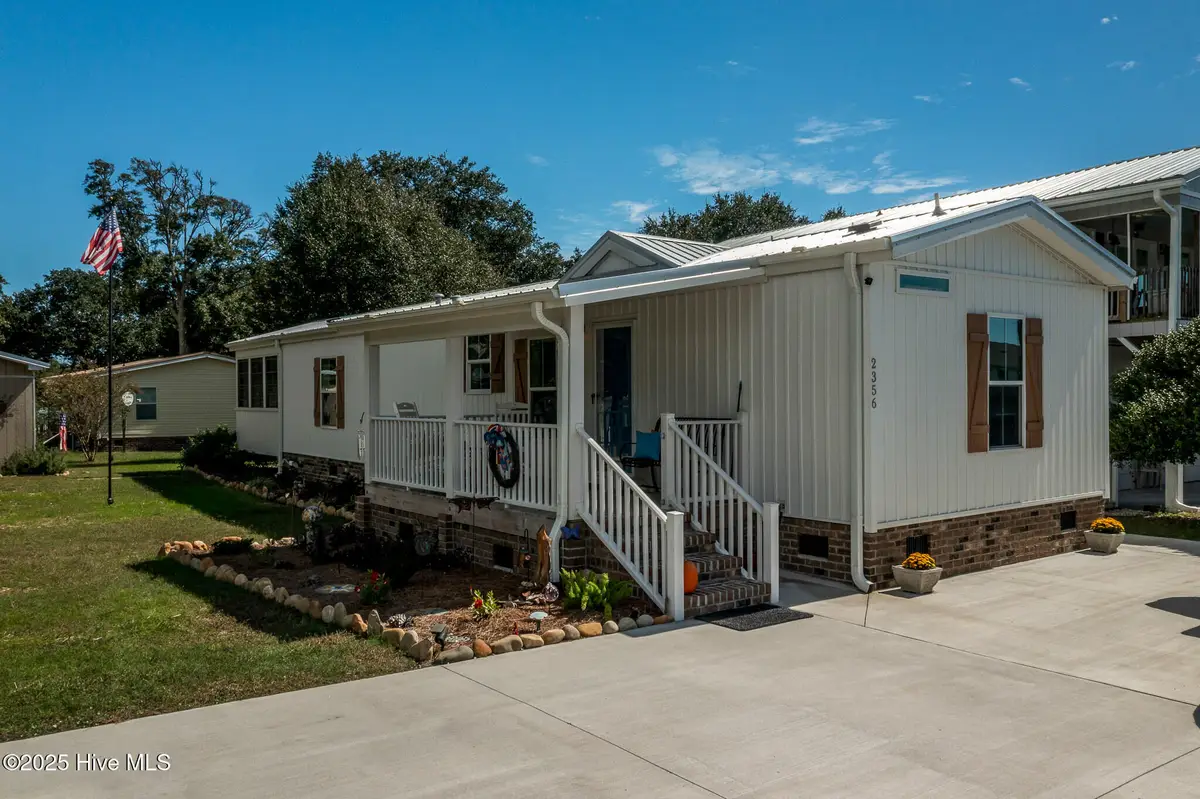 2356 W Tanglewood Drive Sw, Supply, NC 28462 - Image #1