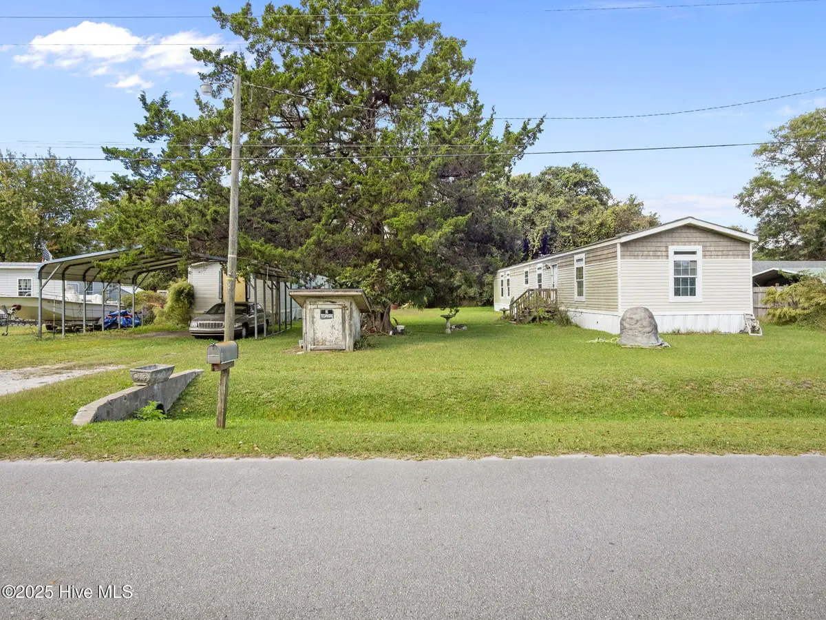 137 Zacchaeus Avenue, Morehead City, NC 28557 - Image #1