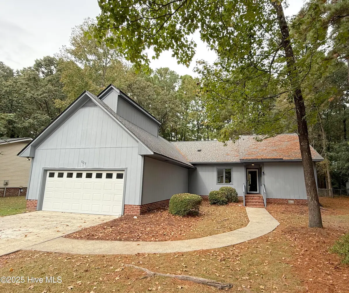 107 E Baywood Lane, Greenville, NC 27834 - Image #1