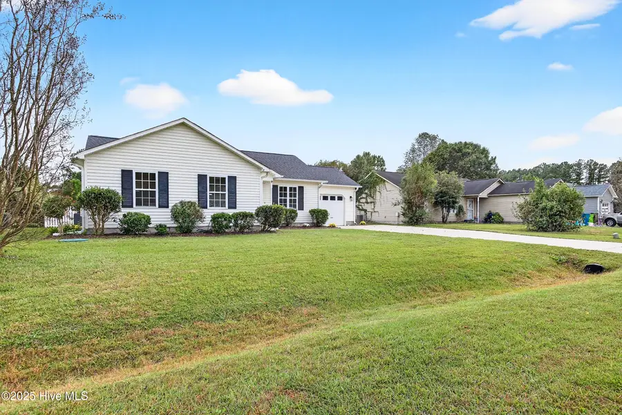 133 Oakley Drive, New Bern, NC 28560 - Image #2