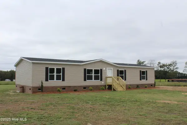 1764 Sarecta Road, Beulaville, NC 28518