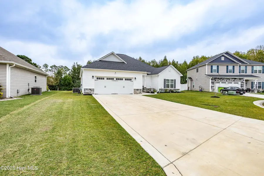 1013 Abby Leigh Avenue, New Bern, NC 28562 - Image #2