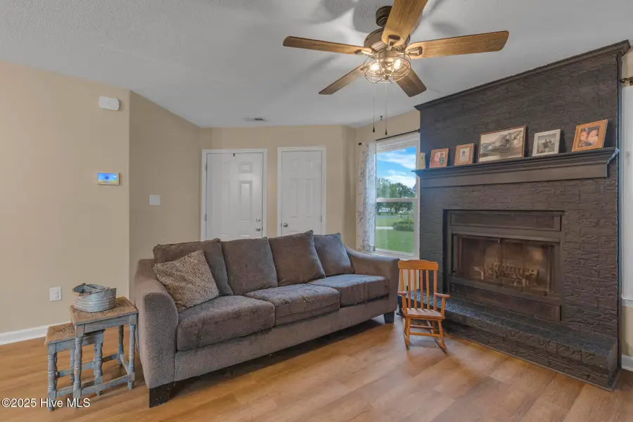 406 Hunting Green Drive, Jacksonville, NC 28546 - Image #3