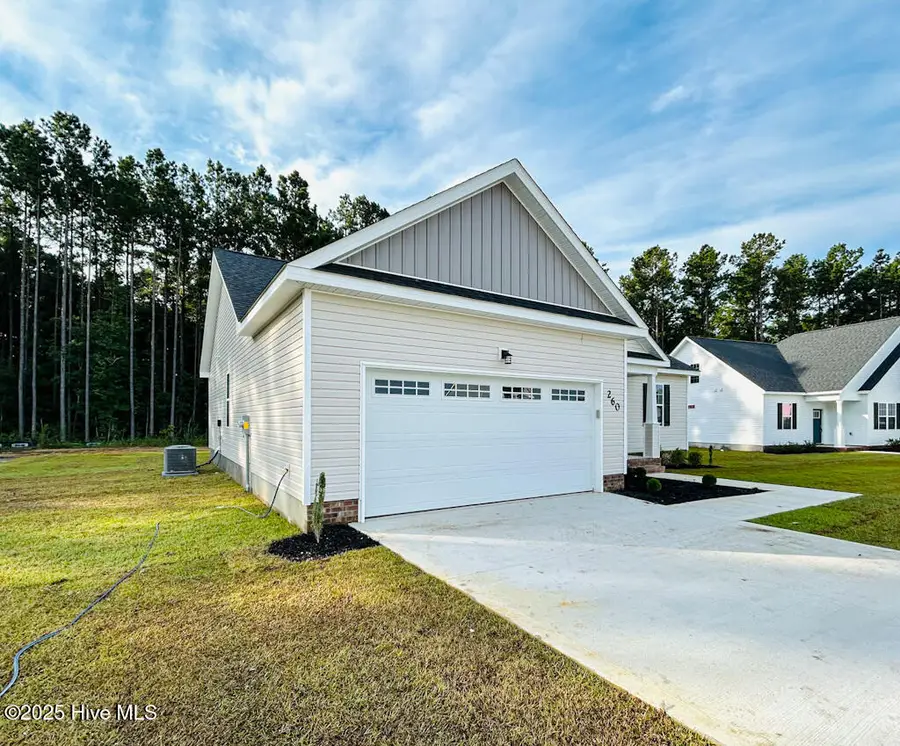 813 Hidden Bridge Drive, Jacksonville, NC 28546 - Image #2