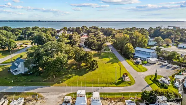 201 Pensacola Avenue, Morehead City, NC 28557