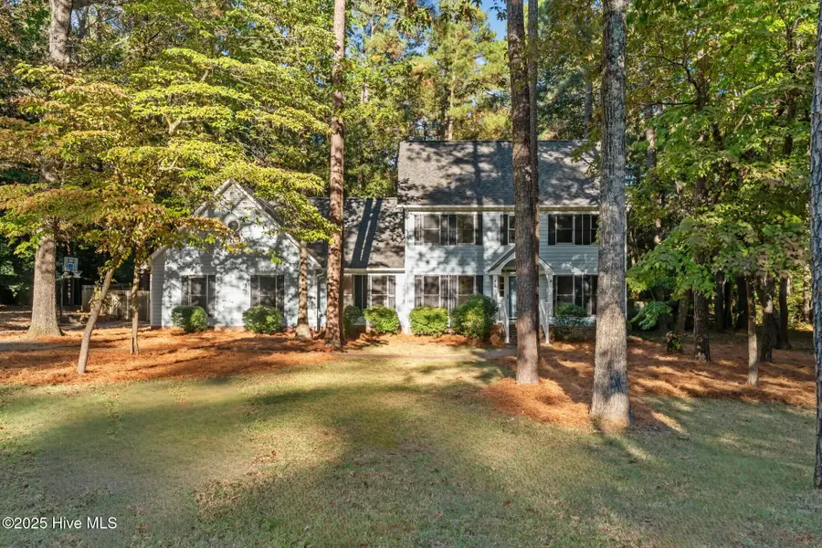 465 E Hedgelawn Way, Southern Pines, NC 28387 - Image #2