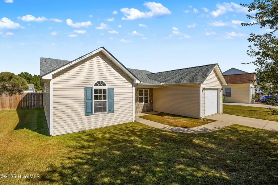 205 Fairmount Way, New Bern, NC 28562 - Image #2