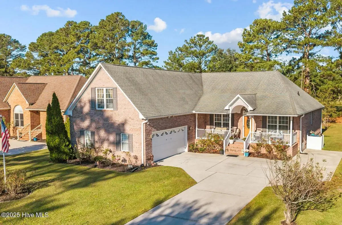 1207 Pelican Drive, New Bern, NC 28560 - Image #1