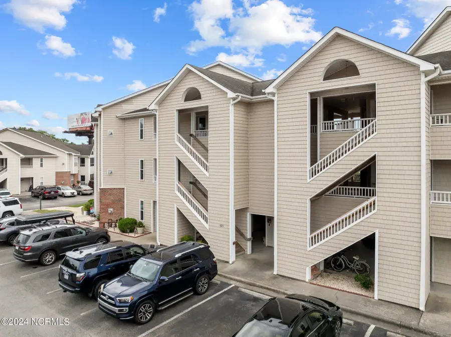 625 Spencer Farlow Drive #11, Carolina Beach, NC 28428 - Image #2