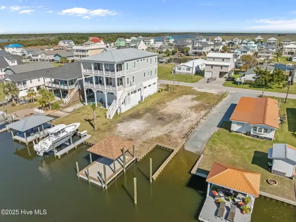 6095 6th Street, Surf City, NC 28445