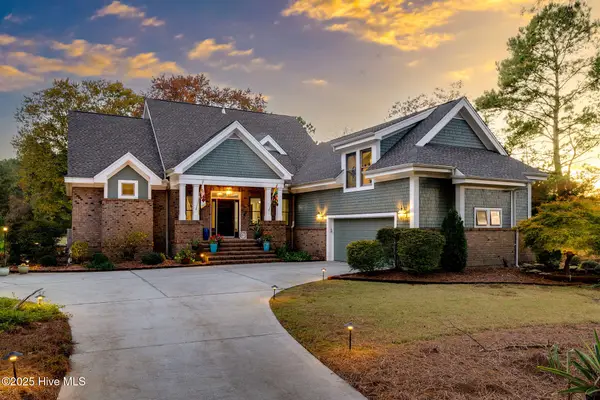 112 Cedar Court, Wallace, NC 28466