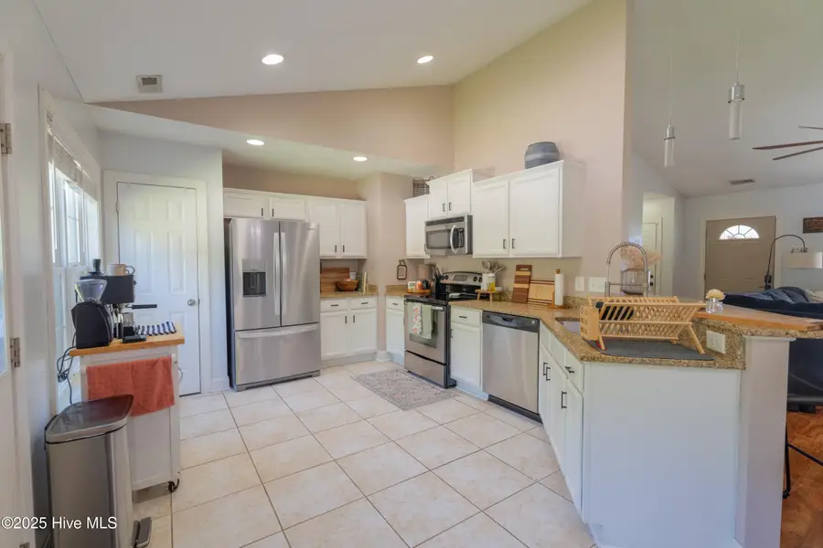 415 Stanford Court, Maysville, NC 28555 - Image #2