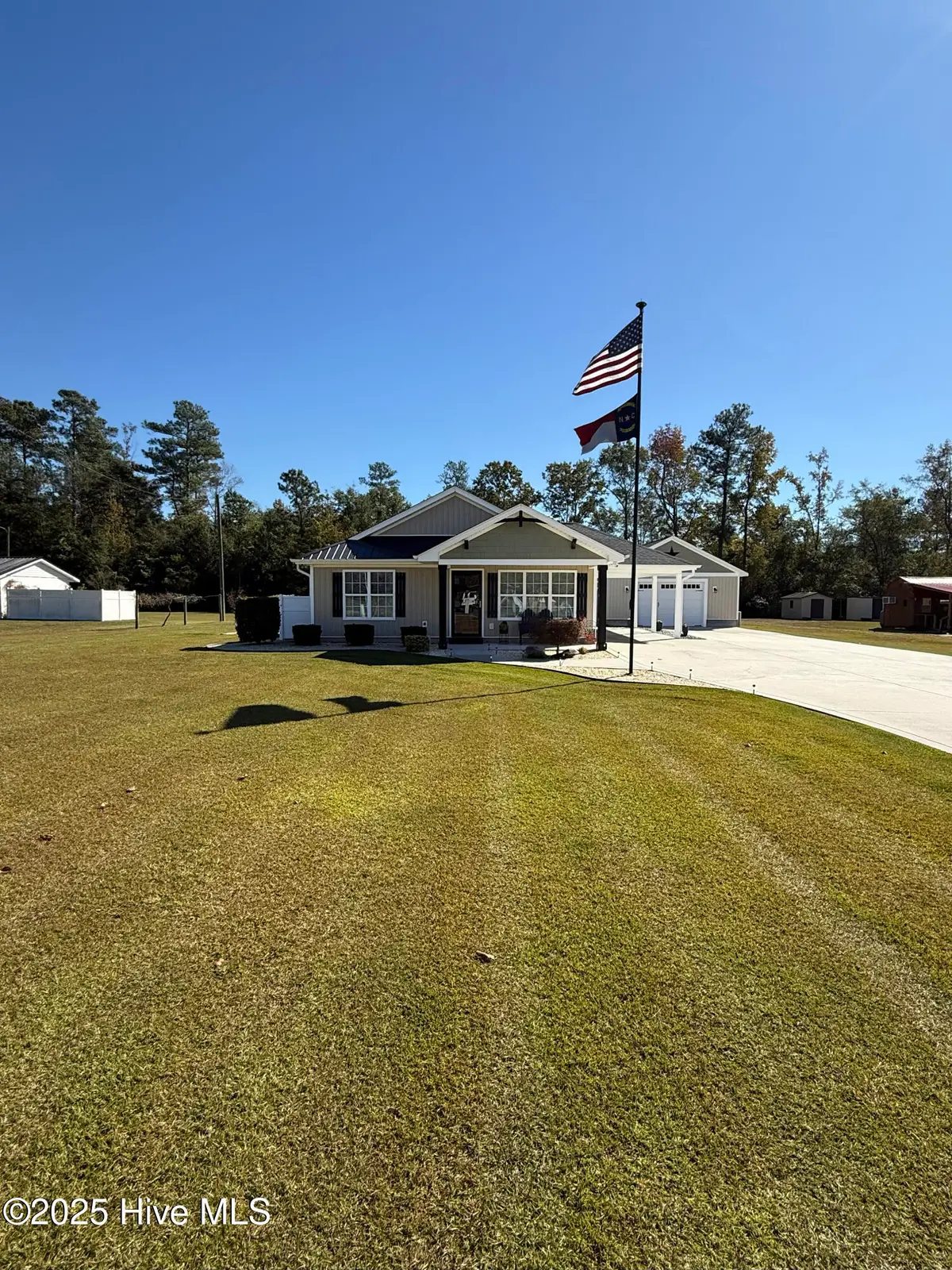 103 Glenwood Drive, Elizabethtown, NC 28337 - #1