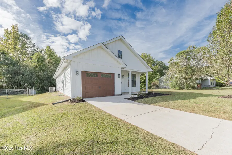 111 Hampton Court, Jacksonville, NC 28546 - Image #3