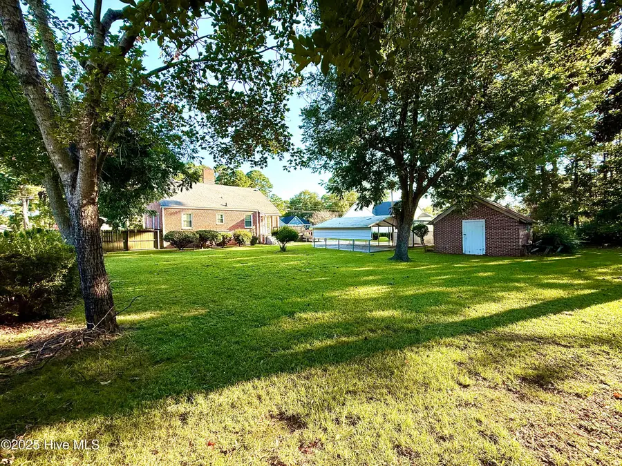 300 E Roseboro Street, Roseboro, NC 28382 - Image #3