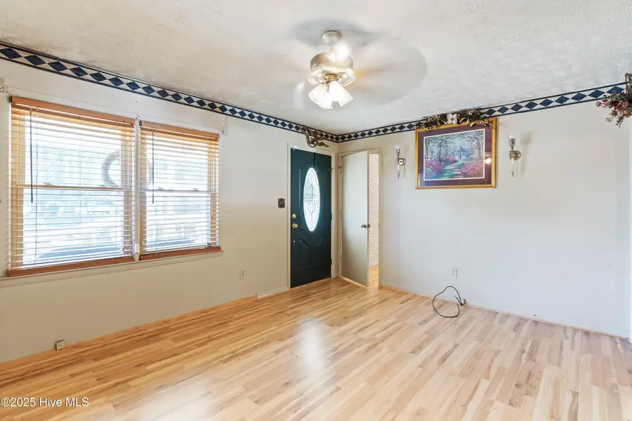 213 E Best Street, Warsaw, NC 28398 - Image #2