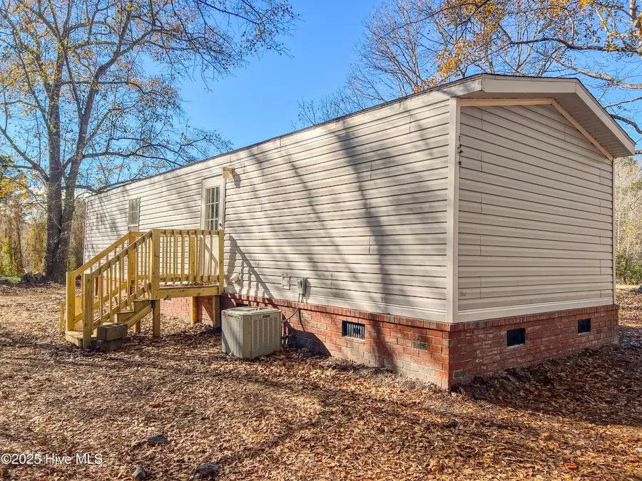 693 S Windward Drive Sw, Supply, NC 28462 - Image #3