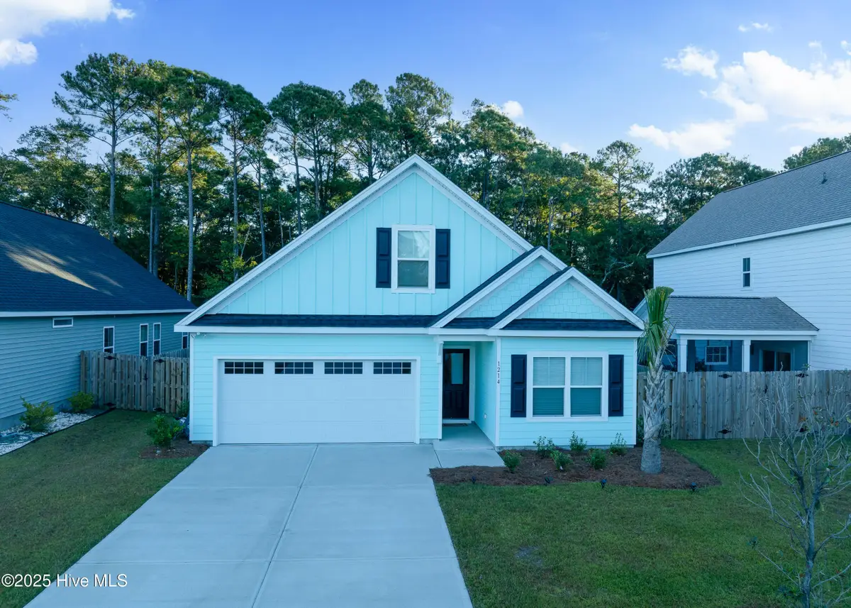 1214 N Caswell Avenue, Southport, NC 28461 - Image #1