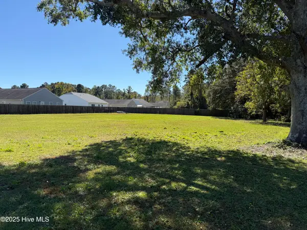 927 Village Road Ne, Leland, NC 28451