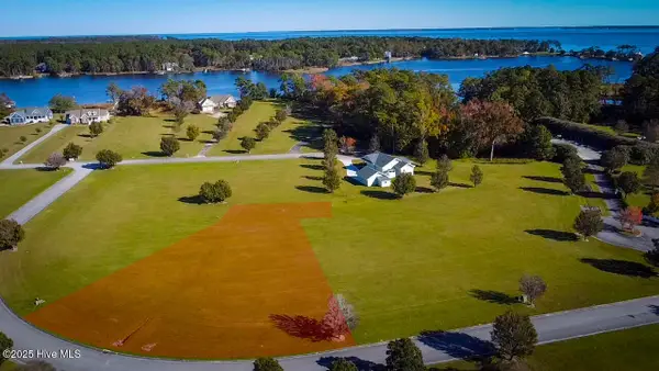 76 Club House Drive, Arapahoe, NC 28510